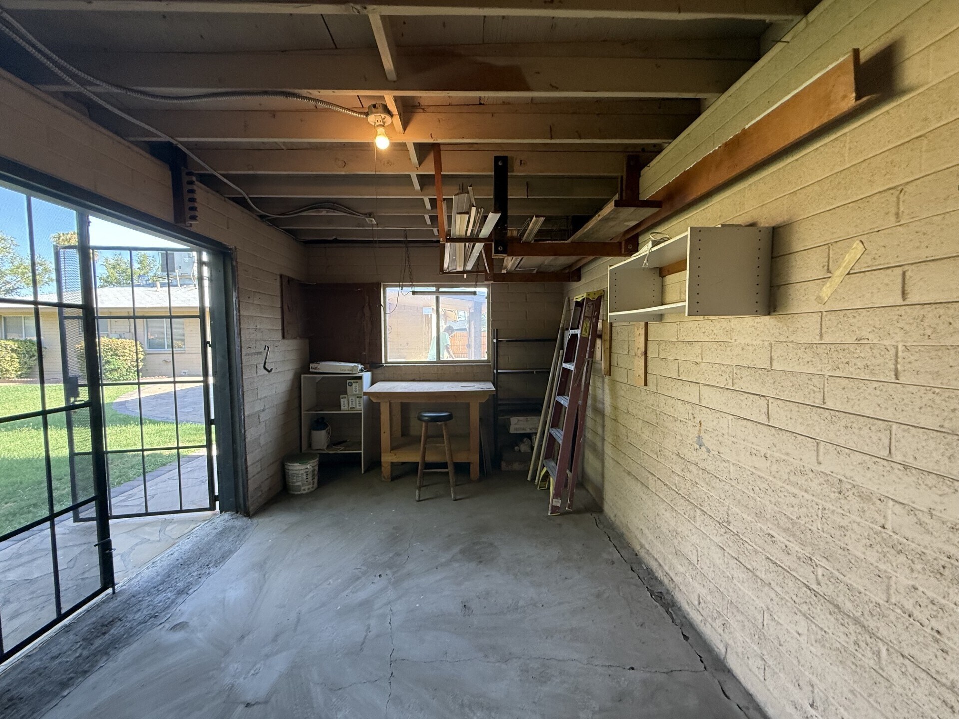 Building Photo - 1610 E Palo Verde Dr