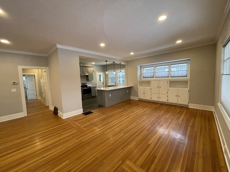 View to kitchen from living/dining - 508 Daly Ave