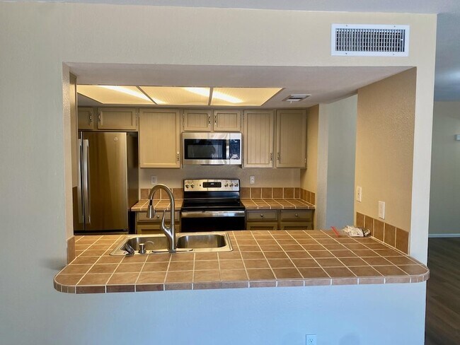 Building Photo - 3137 W Campo Bello Dr