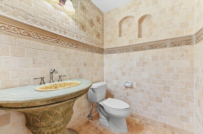 Building Photo - 13772 Ishnala Cir