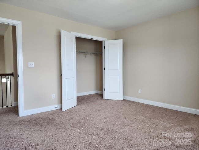 Building Photo - 1425 Skygrove Pl NW