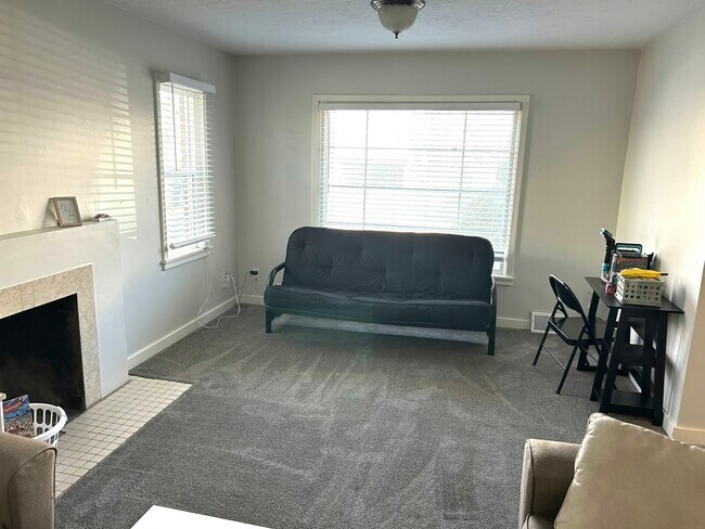 Building Photo - 570 E 500 N