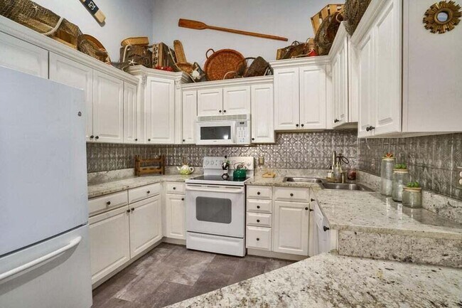 Primary Photo - 6520 Chasewood Dr