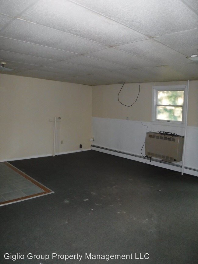 Building Photo - 301 Wayne St