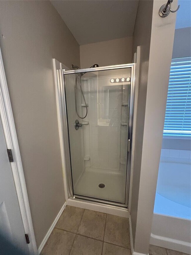 Building Photo - 3005 Grant Rd