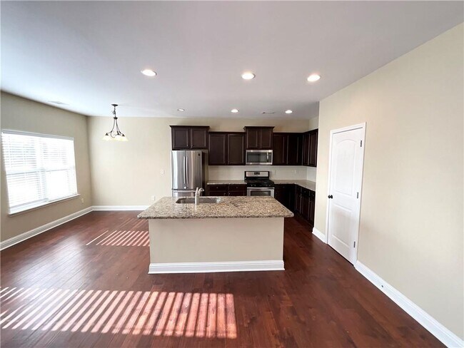 Building Photo - 2378 Misty Ivy Ct