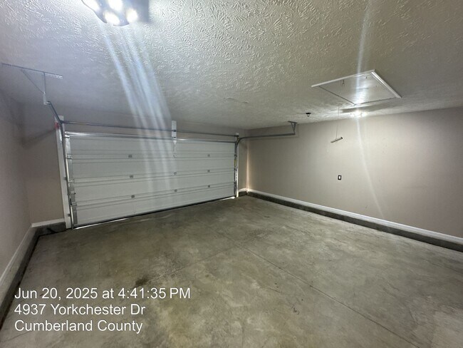 Building Photo - 4937 Yorkchester Dr
