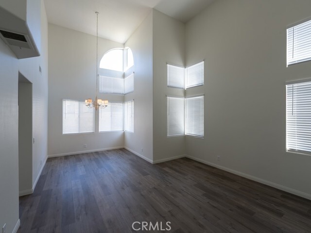 Building Photo - 840 S Orchid Ln
