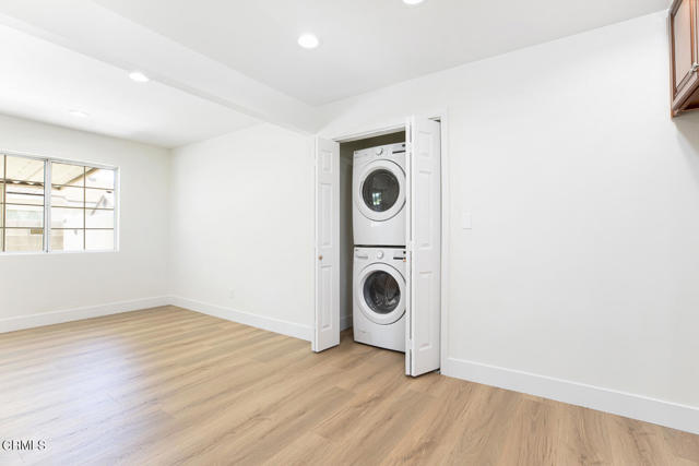 Building Photo - 8536 Tampa Ave