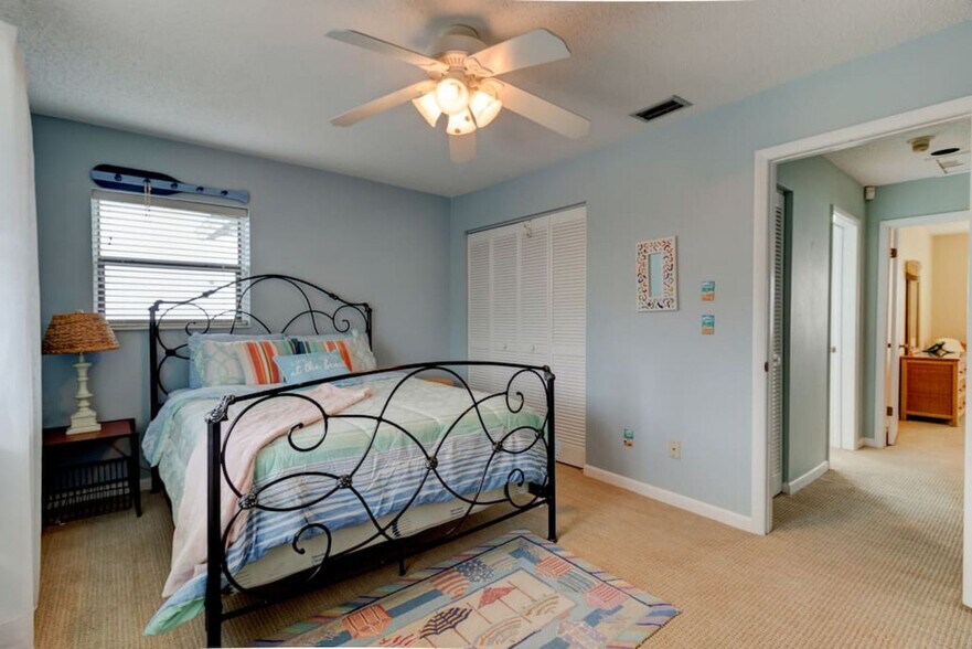 Building Photo - 59 Oceanside Dr