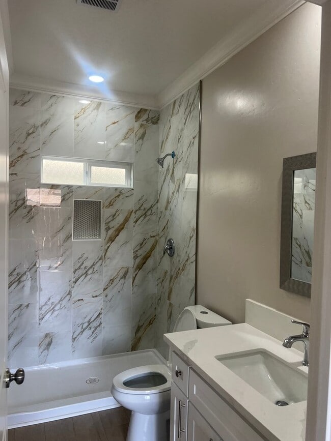 Building Photo - 2 bed 1 bath - Brand New Never Been Lived