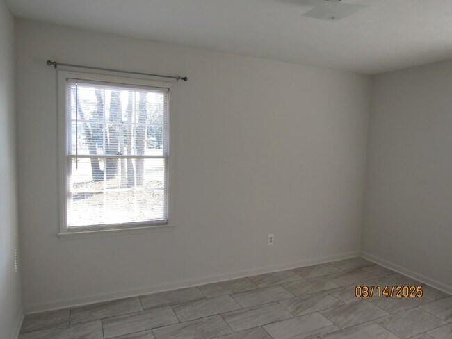 Building Photo - 1345 Dick Pond Rd
