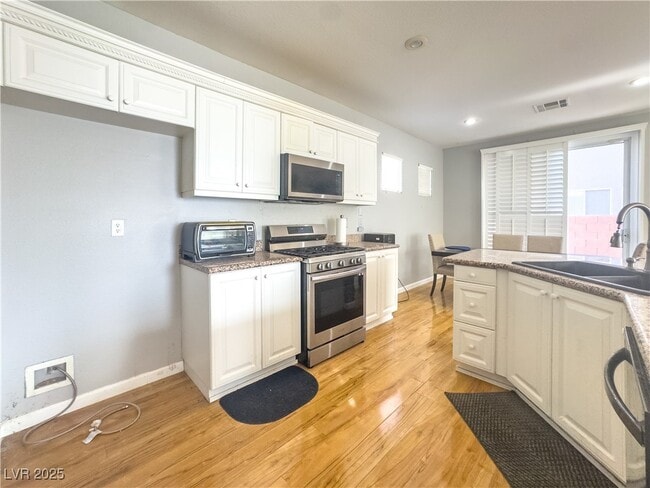 Building Photo - 3610 Pinnate Dr