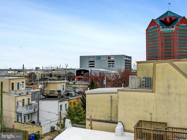 Building Photo - 1301 S Clinton St