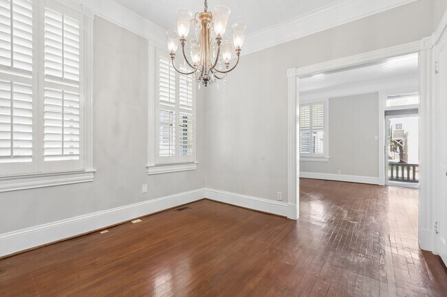 Building Photo - 437 Dinwiddie St