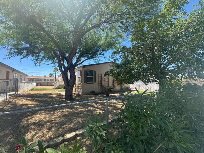 Building Photo - "Spacious 3-Bedroom Oasis with 2 Full Baths on Mount Rainier Ave, Las Vegas – Your Perfect Retrea...