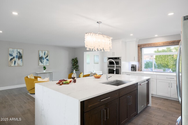 Building Photo - 8620 E Plaza Ave