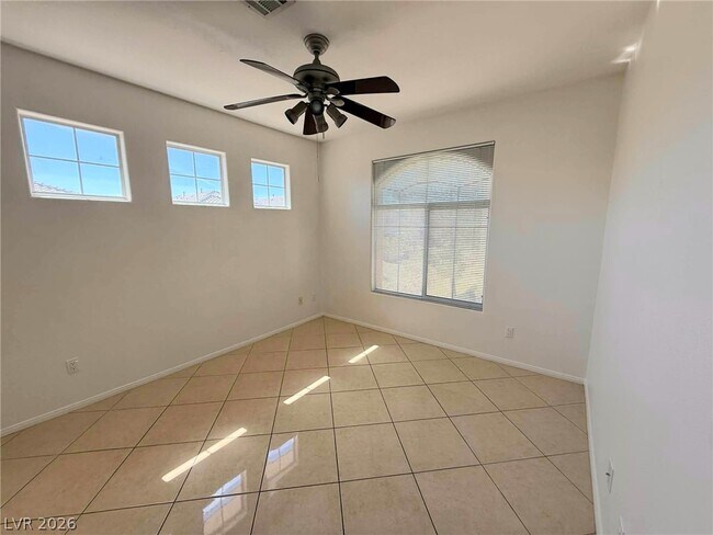 Building Photo - 3555 Meridale Dr