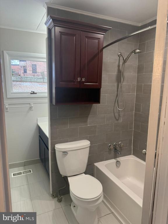 Building Photo - 108 McCormick St