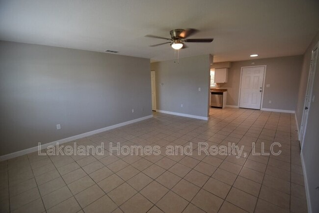 Building Photo - 909 E Bella Vista St