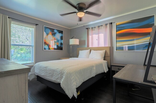 Building Photo - 831 Rouse St