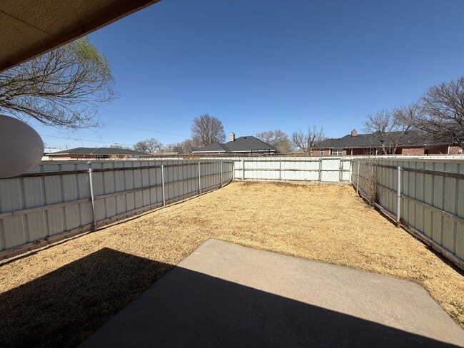 Building Photo - 732 Foster Ln