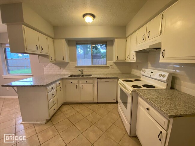 Building Photo - 4414 Burkegate Dr
