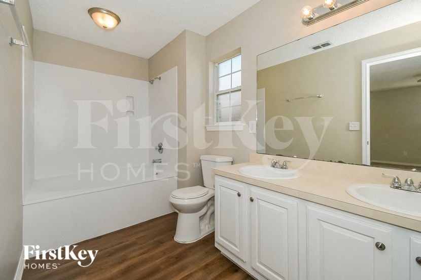 Building Photo - 7452 Cliff Cottage Dr