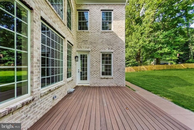 Building Photo - 3104 Sleepy Hollow Rd