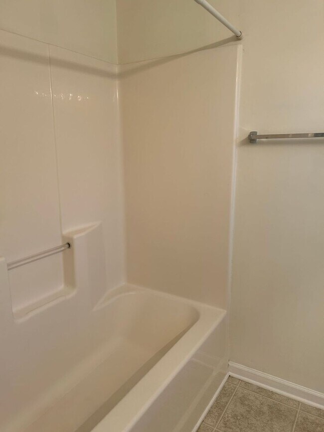 Building Photo - Oak Bluff Townhome