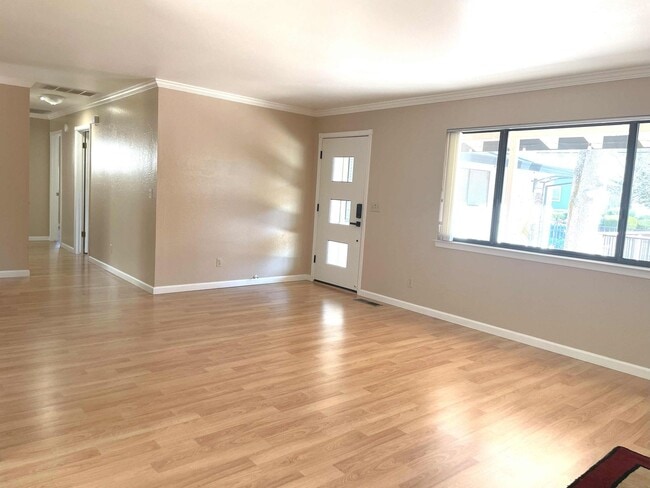 Building Photo - 3 bedroom, 2 bath home in Lake Wildwood, P...