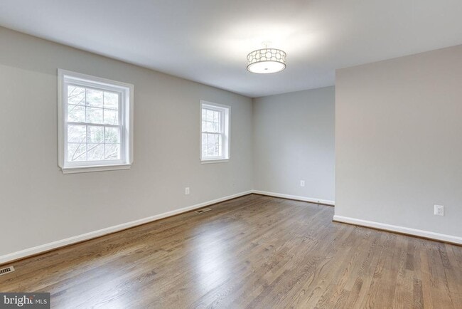 Building Photo - 2313 McGregor Ct