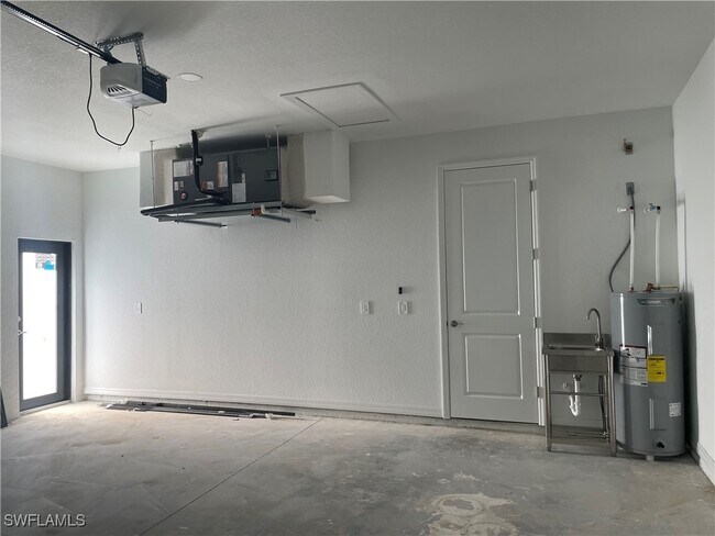 Building Photo - 2614 NW 20th Terrace