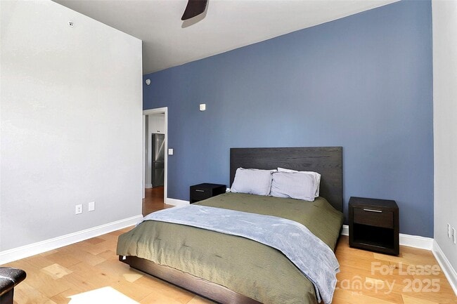 Building Photo - 701 Royal Ct