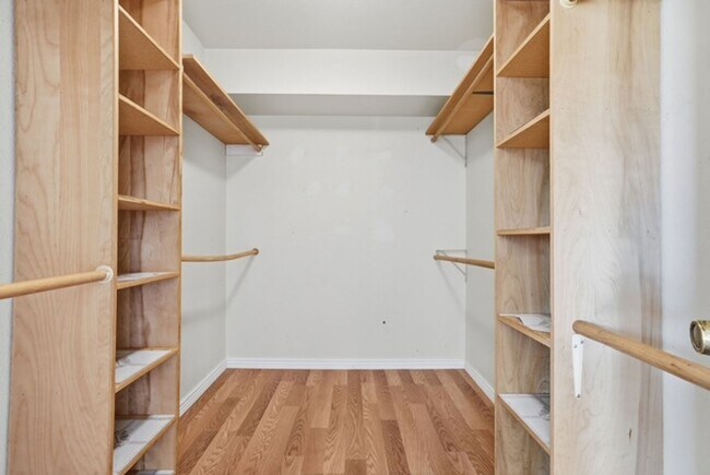 Building Photo - Mesa 4 Bed Single-Level Home • 2,044 Sq Ft • Oversized Yard • Stapley & McKellips