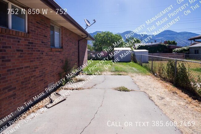 Building Photo - 752 N 850 W St