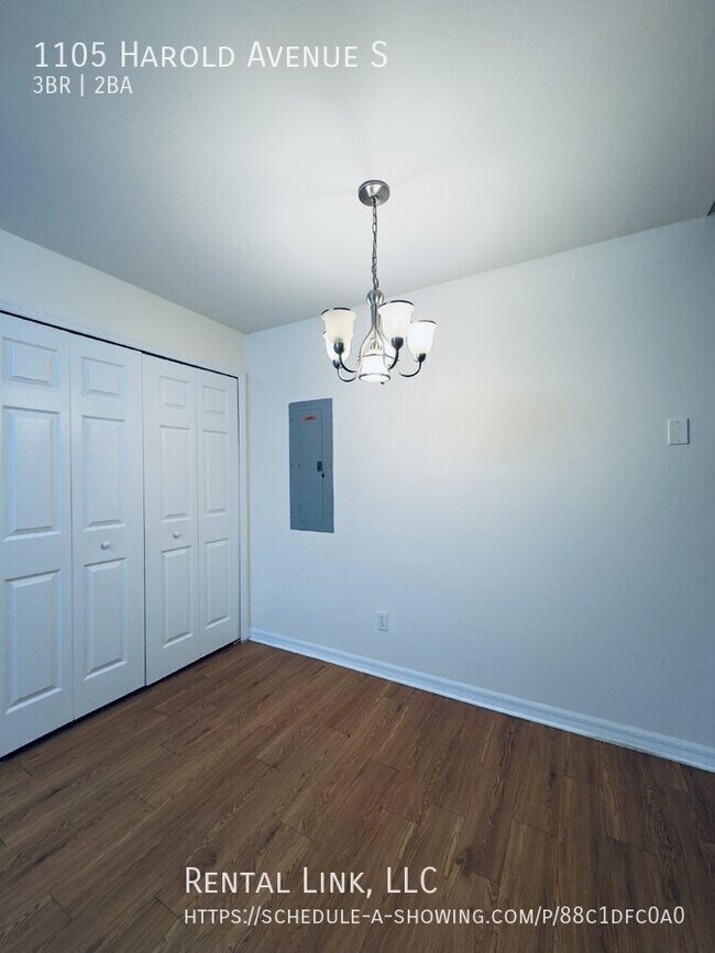 Building Photo - 1105 Harold Ave S