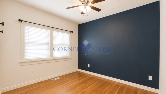Building Photo - 1624 3rd St S