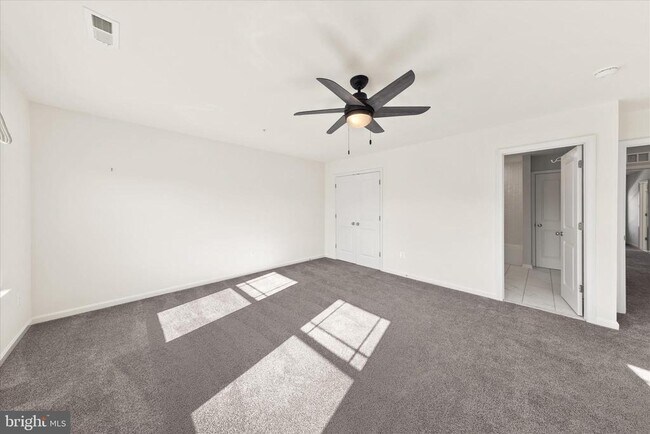 Building Photo - 5559 Trafalgar Cir