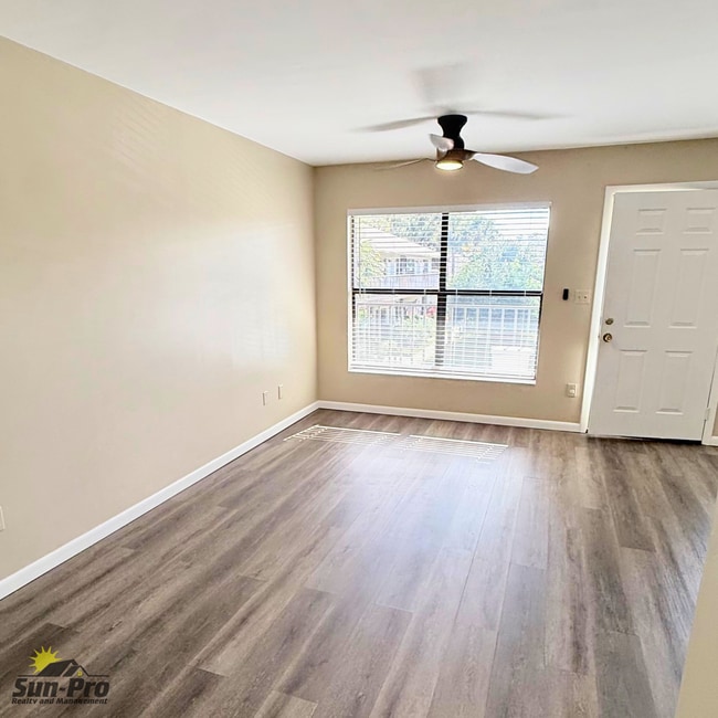 Building Photo - 108 Lacosta Ln