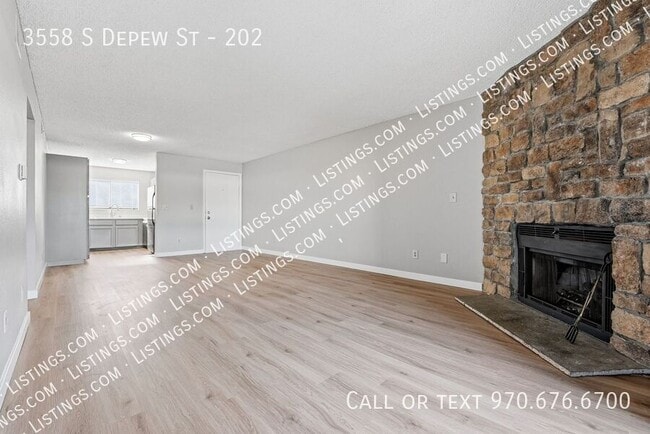 Building Photo - 3558 S Depew St