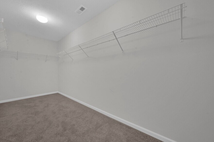 Building Photo - 12065 Landon Dr