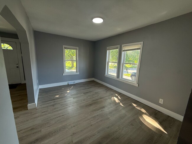Building Photo - 307 Welch Rd