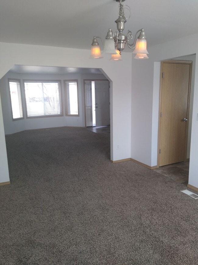 Building Photo - 9511 W Caelen Ave