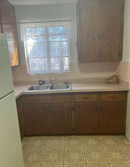 Building Photo - 2718 E 18th St