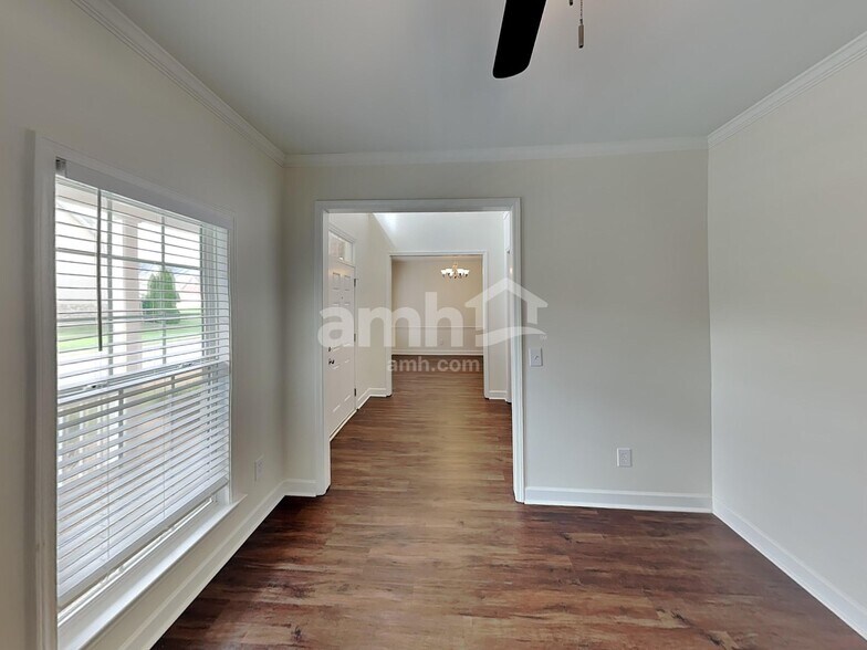 Building Photo - 3047 Romain Trail