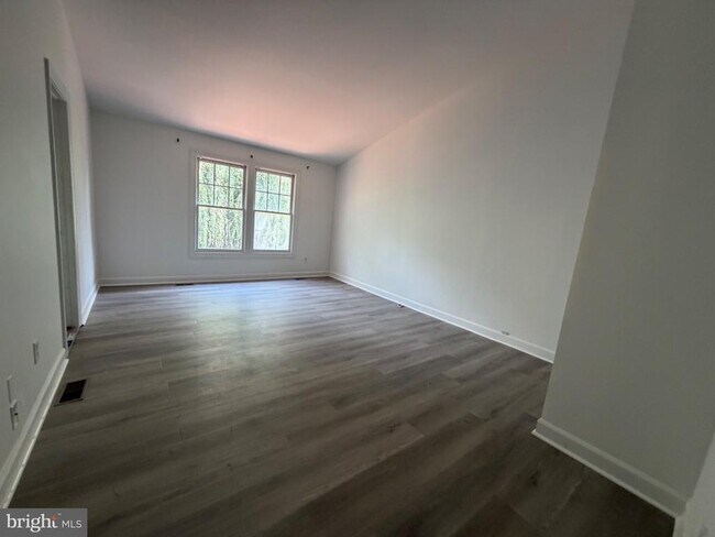 Building Photo - 4009 Dogberry Ln