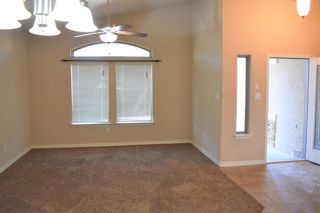 Building Photo - 14350 N Cave Dr