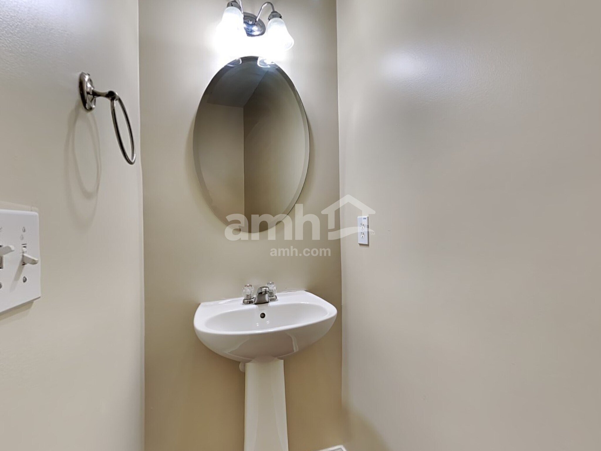 Building Photo - 8859 Arbor Glen Dr