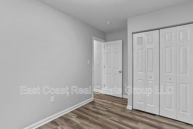 Building Photo - 119 E Rd